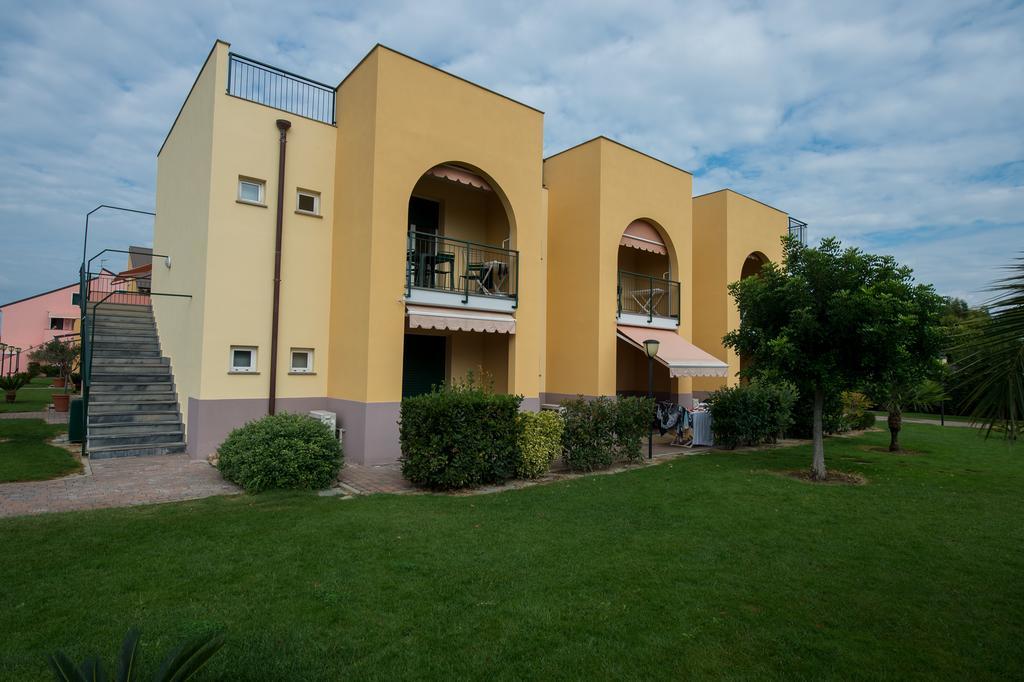 Residence Borgomare Альбенга Экстерьер фото
