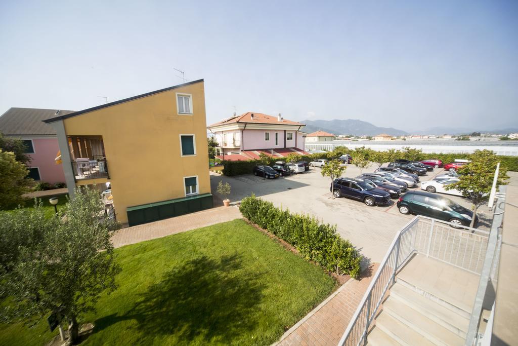Residence Borgomare Альбенга Экстерьер фото